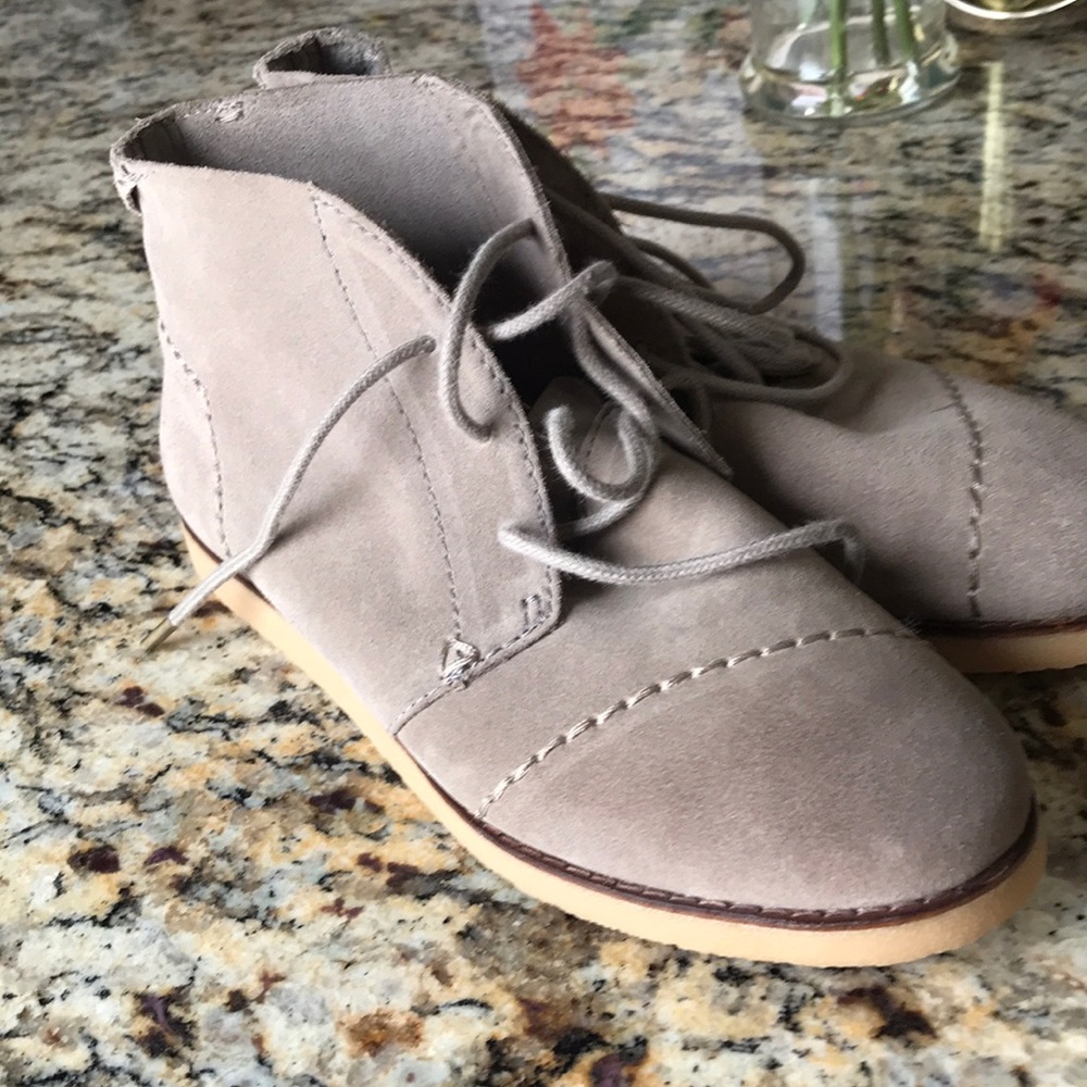 Toms Chukka Booties